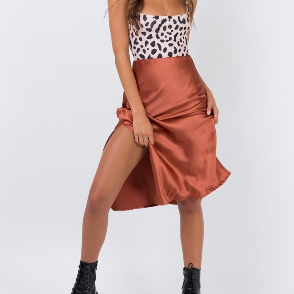 CLEO LAVOE MIDI SKIRT RUST